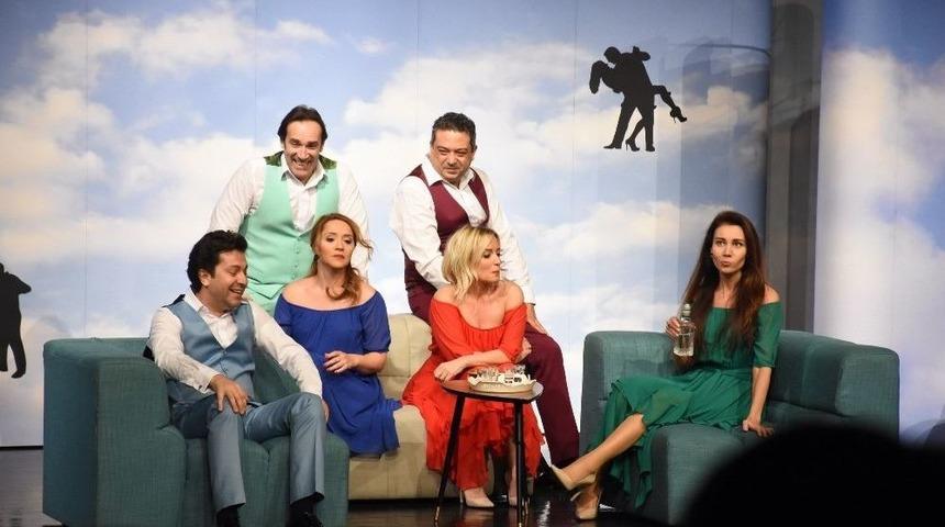 &lsquo;kadın Aklı, Erkek Aklı&rsquo; Merinos Akkm&rsquo;de Sahnelendi