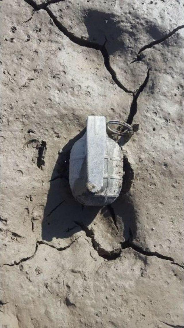 Amatör Balıkçı, Baraj Gölünde Patlamamış El Bombası Buldu