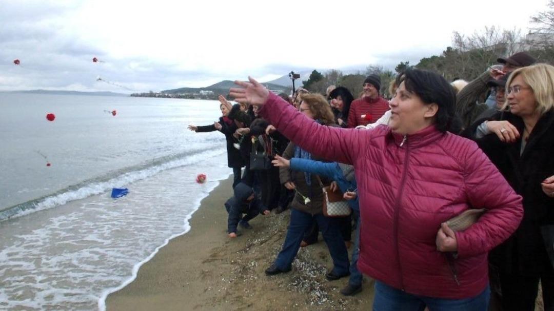 Girit M&uuml;badilleri Atalarını Andı