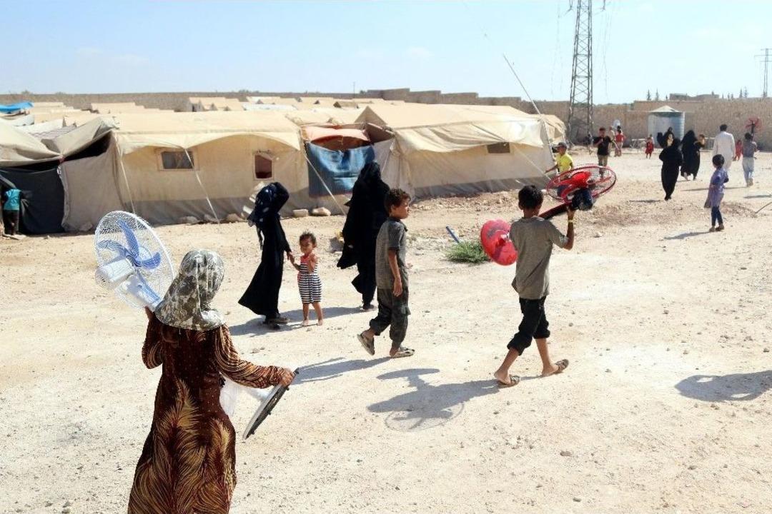 Esad&rsquo;ın Bombalarından Ka&ccedil;an Doğu Gutalı Ailelere Vantilat&ouml;r Dağıtıldı