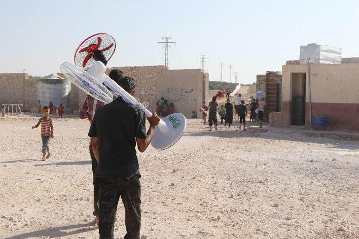 Esad’ın Bombalarından Kaçan Doğu Gutalı Ailelere Vantilatör Dağıtıldı G2