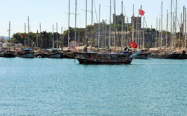 Yunan Polisi Türk Bayraklı Yata El Koydu