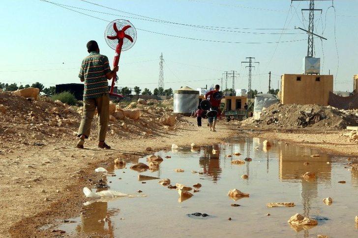Esad’ın Bombalarından Kaçan Doğu Gutalı Ailelere Vantilatör Dağıtıldı G5