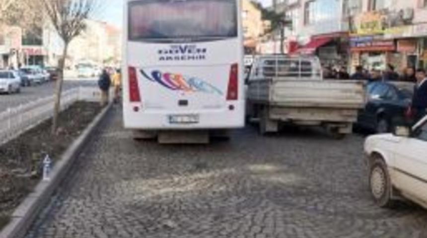 Midib&uuml;s&uuml;n &Ccedil;arptığı Yaşlı Kadın Hayatını Kaybetti