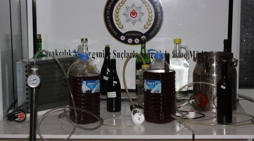 Su Şişeleri İle Kaçak İçki Üretmişler