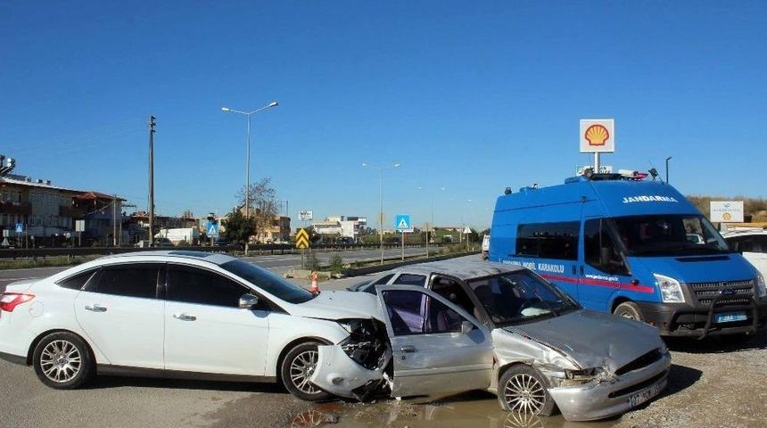 Manavgat&rsquo;ta Trafik Kazası: 1 Yaralı