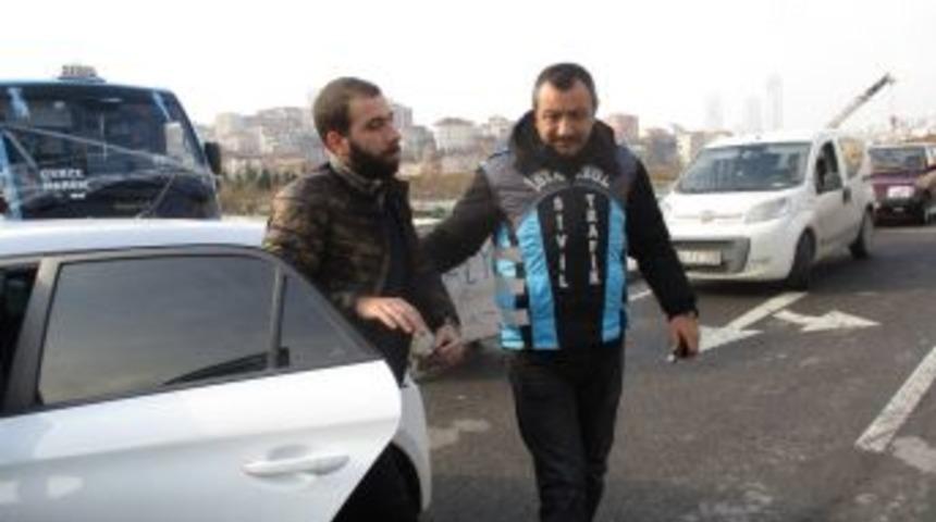 (&ouml;zel) Merdivenlerden Aracı İle İnen S&uuml;r&uuml;c&uuml; G&ouml;zaltına Alındı