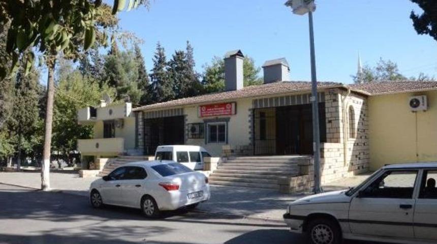 Kahvehane &Ouml;n&uuml;nde Silahlı Saldırı: 1 &Ouml;l&uuml;, 2 Yaralı