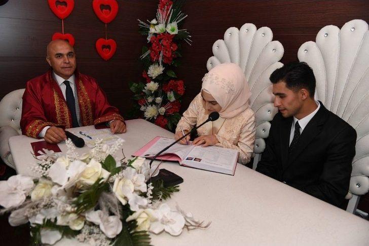 Nikah Dairesinde 08.08.2018 Yoğunluğu G2