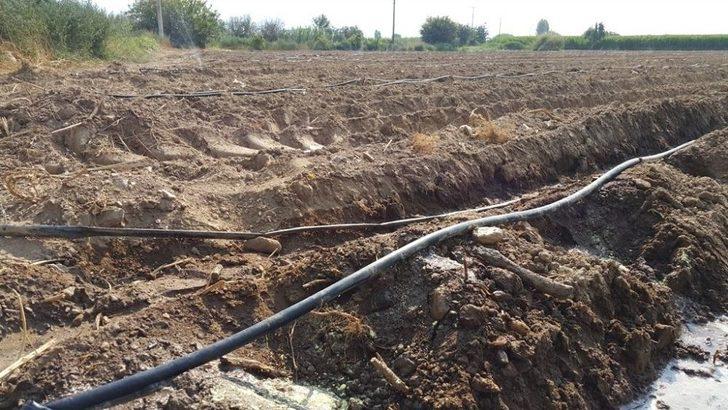 Çiftçiler Tarım Arazilerini Kanalizasyon Sularının Da Karıştığı Dere Yataklarından Suluyor G3