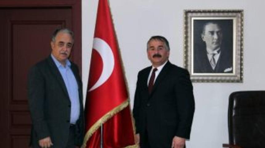 Hulusi Şentürk’ten Başkan Karakullukçu’ya Ziyaret