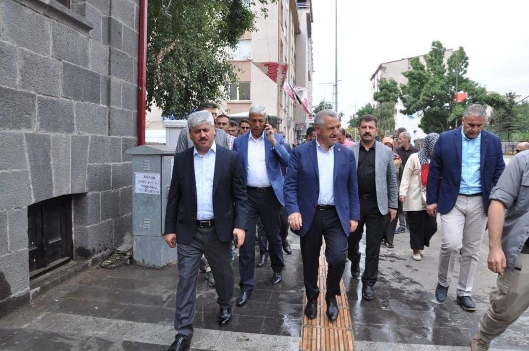 Ak Parti Kars Milletvekilleri K&uuml;lt&uuml;r Sanat Merkezi&rsquo;ni Gezdi