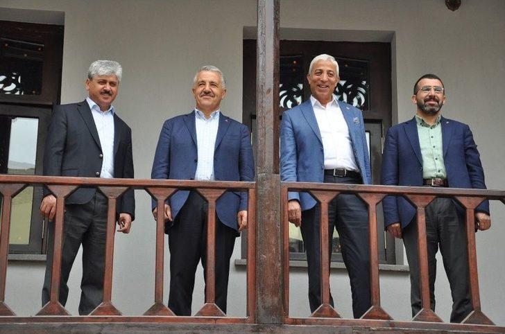 Ak Parti Kars Milletvekilleri Kültür Sanat Merkezi’ni Gezdi G5