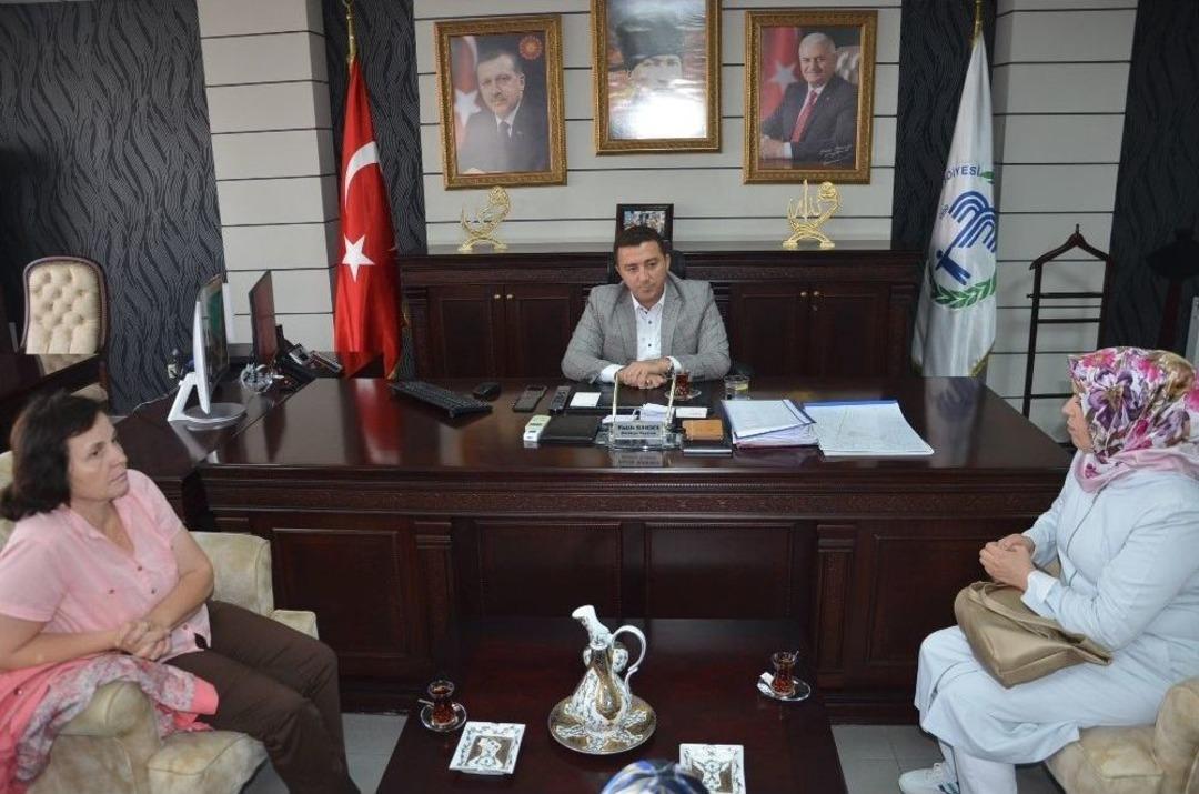 Başkan Bakıcı Halk G&uuml;n&uuml;&rsquo;nde Vatandaşlarla Bir Araya Geldi