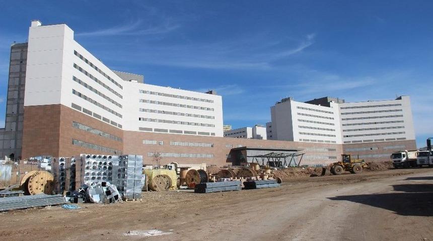 Bin 38 Yataklı Şehir Hastanesinin Yüzde 75’i Tamamlandı