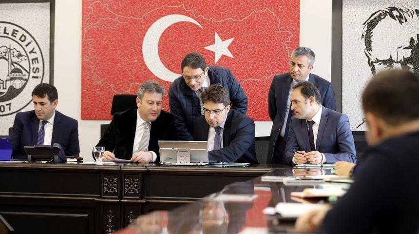 &ldquo;halk G&uuml;n&uuml;&rdquo; Yeni Yılda Da Devam Ediyor