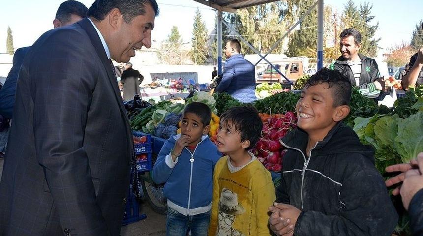 Başkan Atilla, Semt Pazarı Esnafının Sorunlarını Dinledi