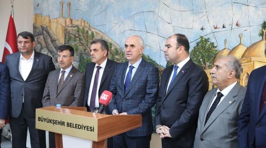 Ak Parti Genel Başkan Yardımcısı Kaya&rsquo;dan &Ccedil;ift&ccedil;i Ve Ekibine Tam Not