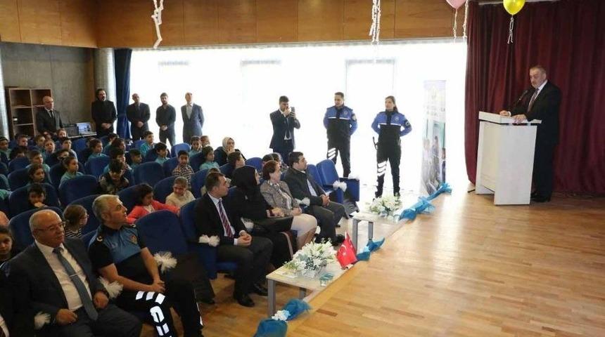 Başkan Remzi Aydın, &Ouml;ğrencilerin Karne Sevin&ccedil;lerine Ortak Oldu