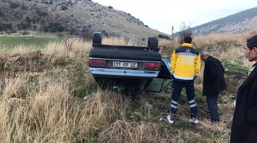 Otomobil Takla Attı: 2 Yaralı