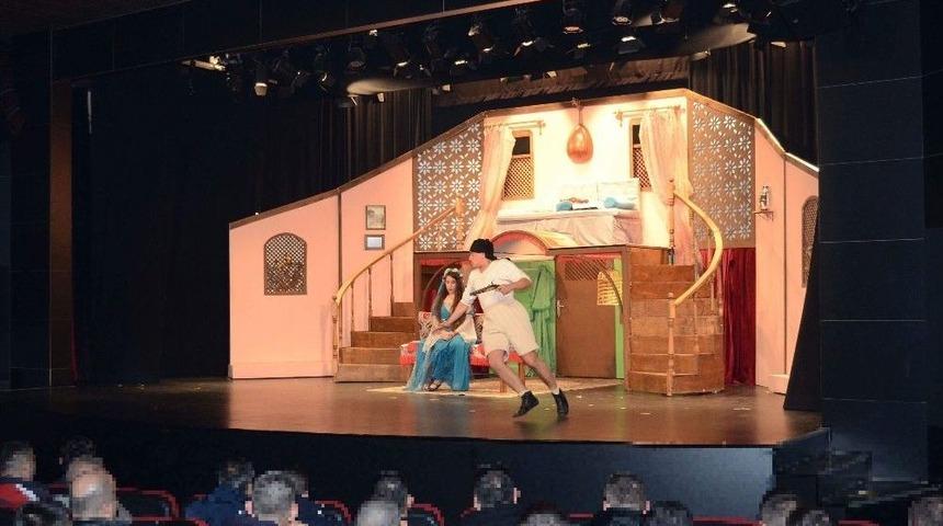 Şehir Tiyatrosundan Özel Gösterim