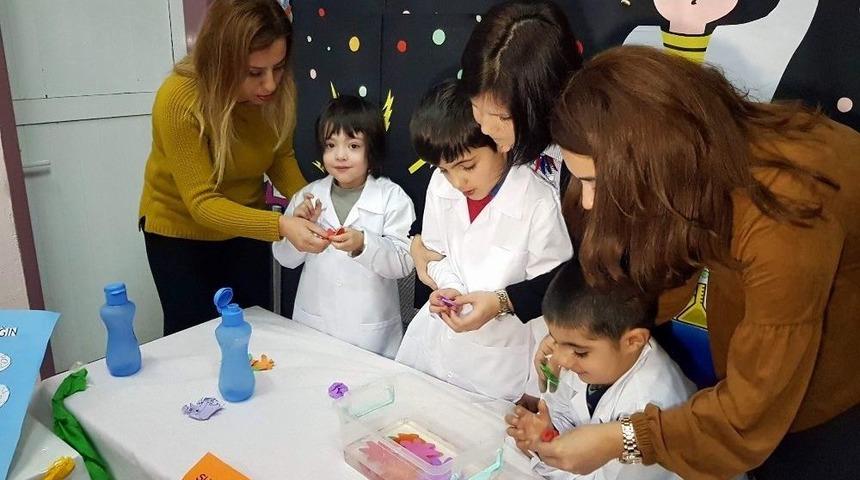 Otizmli &Ouml;ğrenciler Bilimsel Deneylerini Sergiledi