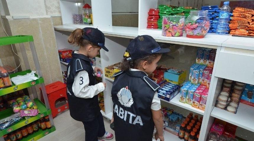 K&uuml;&ccedil;&uuml;k Zabıtlar İş Başında