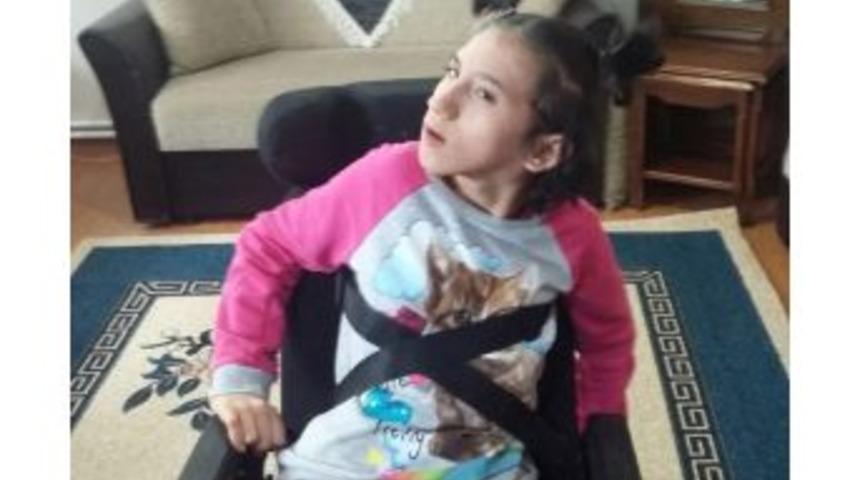 14 Yaşındaki İlge, Ameliyat İ&ccedil;in Uzanacak Yardım Eli Bekliyor