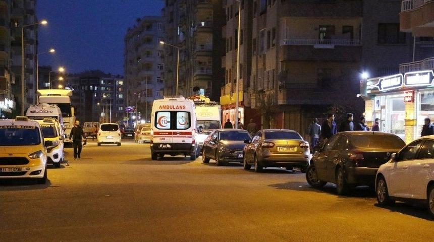 Diyarbakır&rsquo;da Silahlı Kavga: 2 &Ouml;l&uuml;, 2 Yaralı