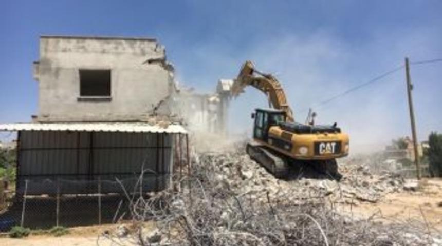 Bah&ccedil;ecik Mahallesinde Kamulaştırılan M&uuml;lkler Bir Bir Yıkılıyor