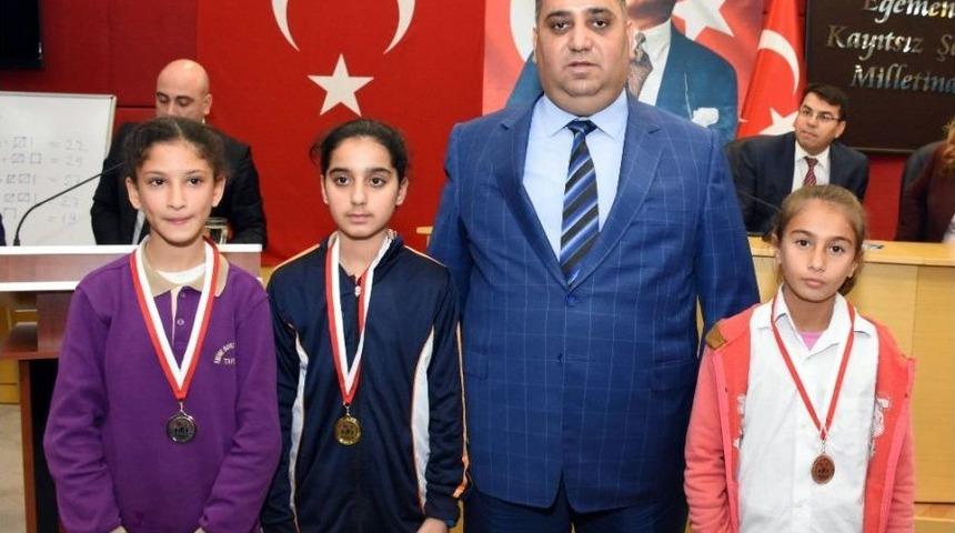 Kurtuluş İ&ccedil;in Koştular, Madalyaları Kaptılar