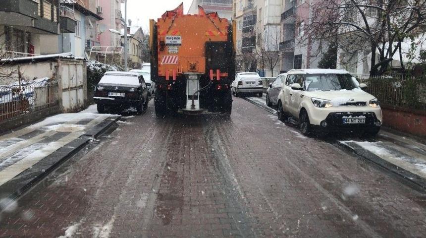 Başkan Gürkan, Karla Mücadele Ekiplerini Yerinde Denetledi