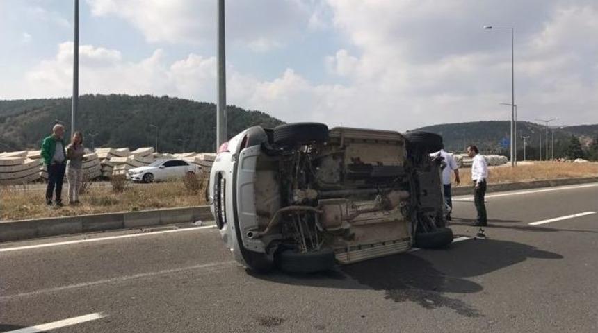 &Uuml;&ccedil; Ara&ccedil; Birbirine Girdi, 4 Yaralı