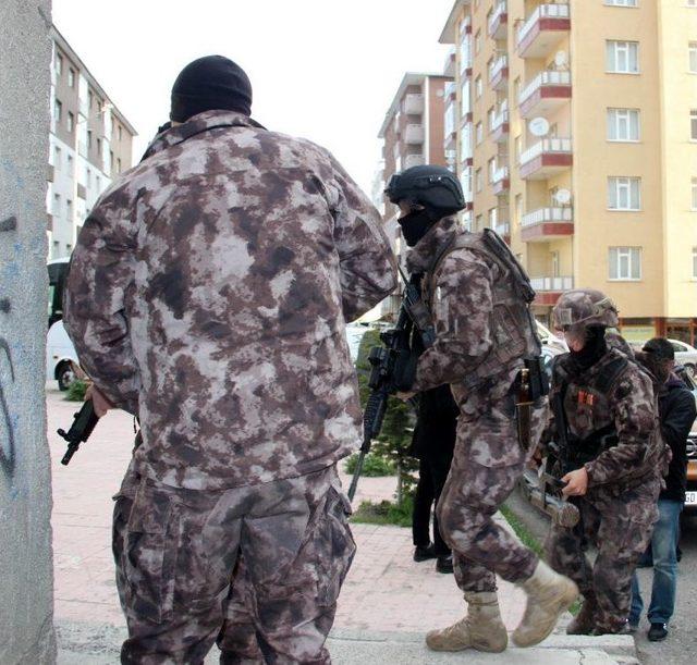 Uyuşturucu Tacirlerine ’drone’lu Operasyon