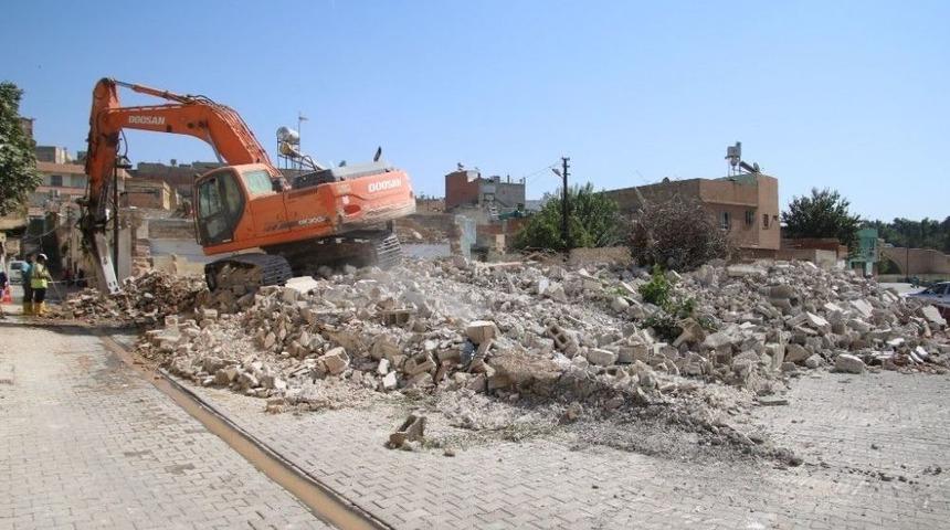Karakoyun K&ouml;pr&uuml;l&uuml; Kavşak Projesi İ&ccedil;in Yıkım &Ccedil;alışmaları Başladı