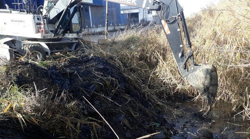 &Ccedil;&ouml;kelek Mahallesi&rsquo;nde Dere Temizliği Tamamlandı