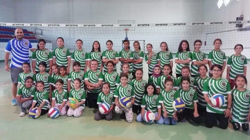 Şuhut&rsquo;ta Filenin Sultanları Yetişiyor