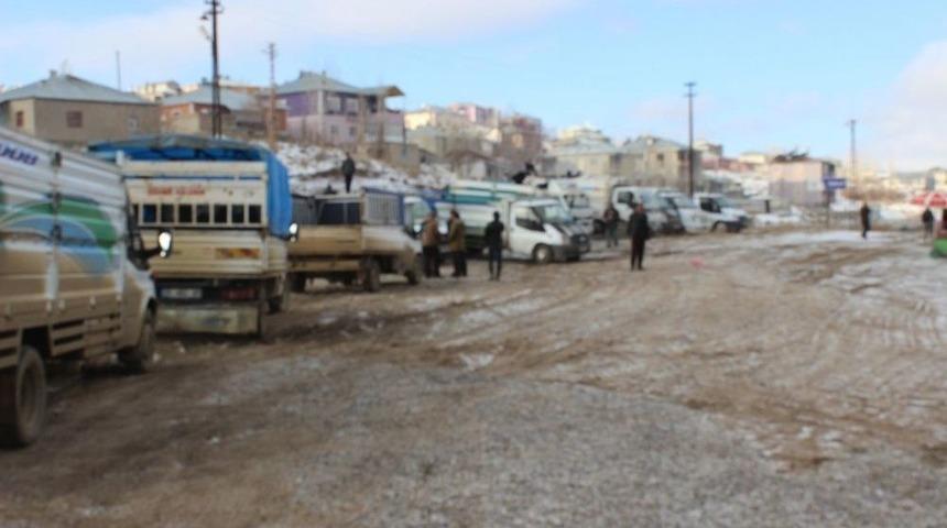 &Ouml;zalp İl&ccedil;esinde K&ouml;m&uuml;r Dağıtımı