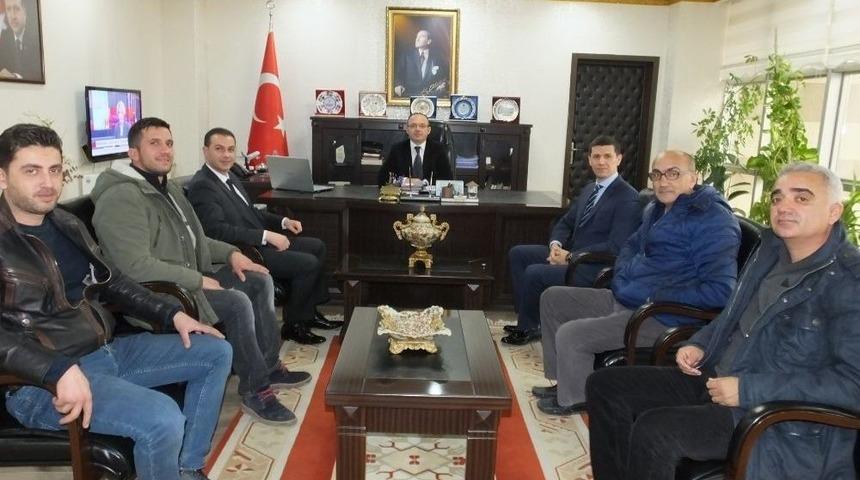 Burhaniye&rsquo;de Kaymakam &Ouml;ner, Yurt Dışına Gidecek Usta Ve &Ccedil;ırakları Kabul Etti