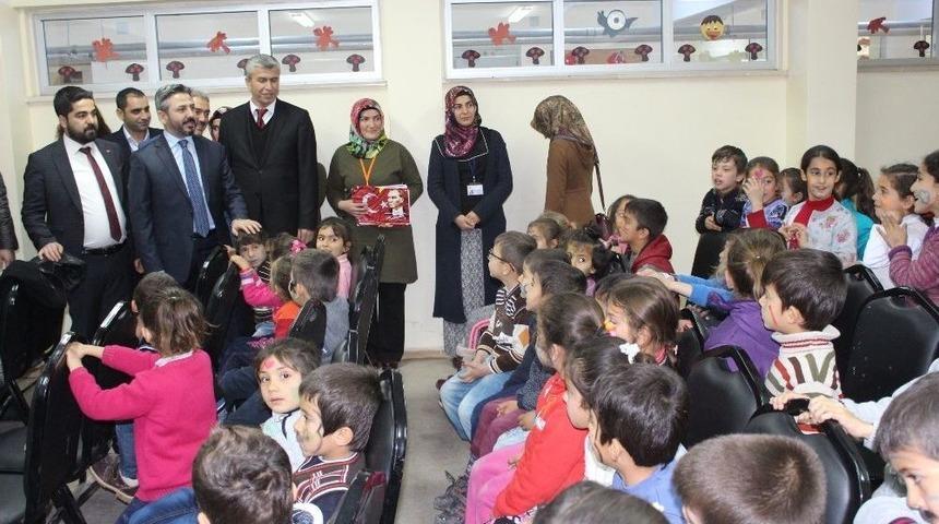 Kahtalı &Ouml;ğrencilerden Samsatlı Depremzede &Ouml;ğrencilere Karne Hediyesi