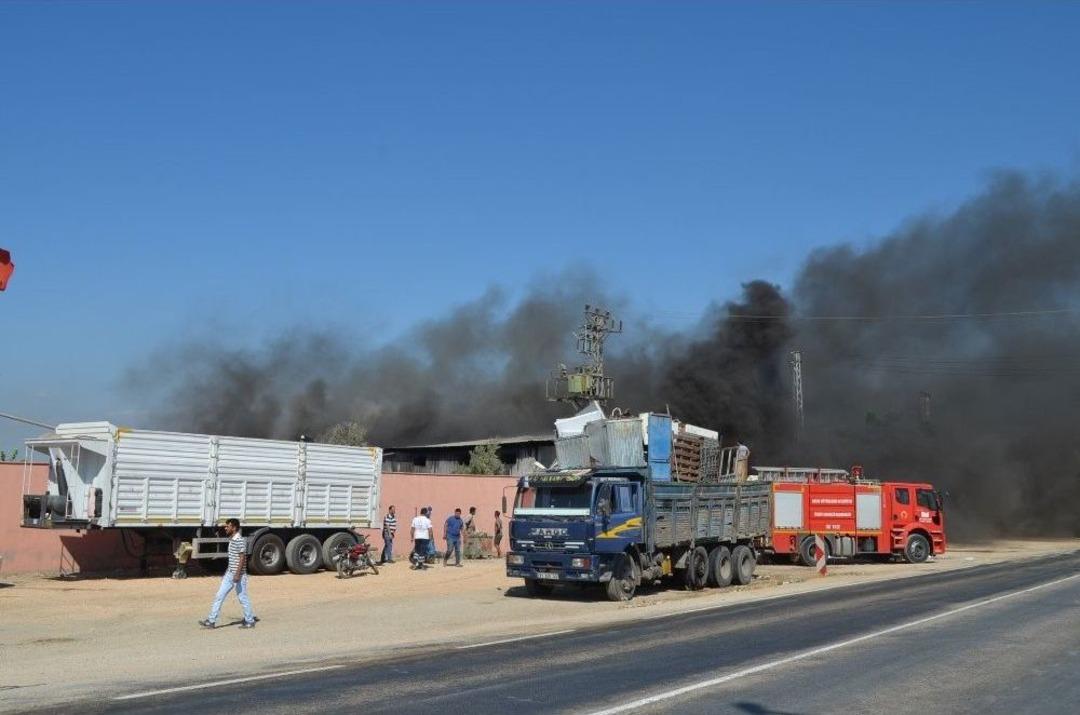 Hatay&rsquo;da Hurdacı Deposunda Patlama: 3 İş&ccedil;i Yaralı