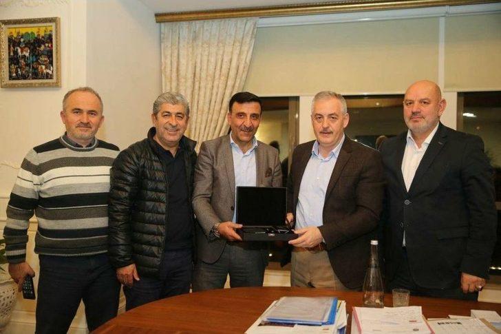 Başkan Remzi Aydın’dan Sağlık Personeline Tam Teşekküllü İlk Yardım Seti G5