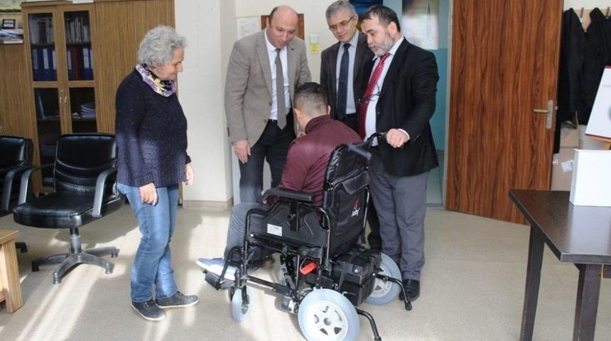 Engelli &Ouml;ğrencinin Ak&uuml;l&uuml; Sandalye Sevinci