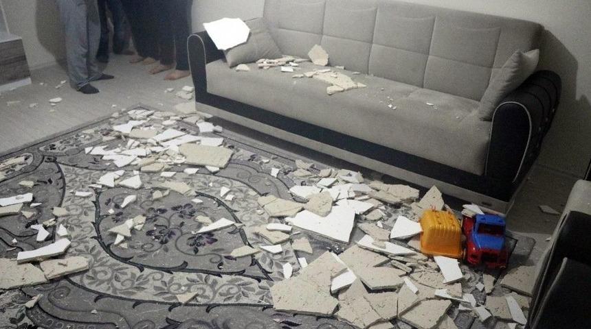 Evin Tavan Al&ccedil;ısı &Ccedil;&ouml;kt&uuml;: 3 Yaralı