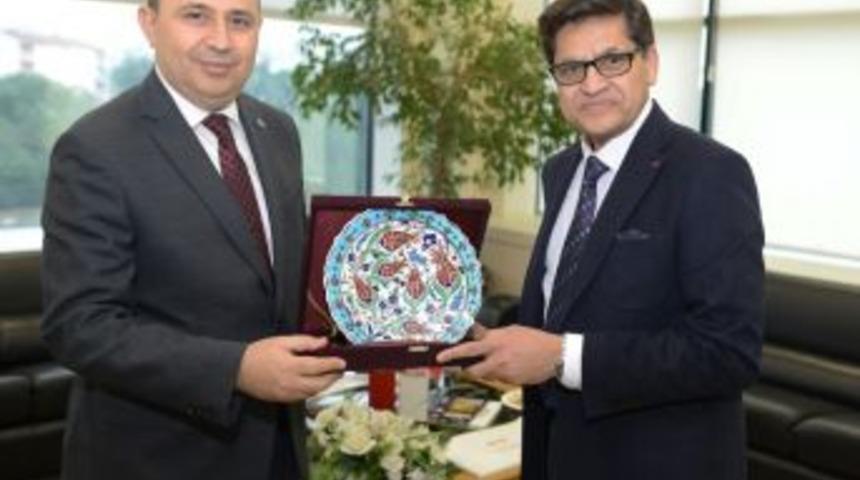 Hindistan İstanbul Başkonsolosu Azar Khan Btso&rsquo;da