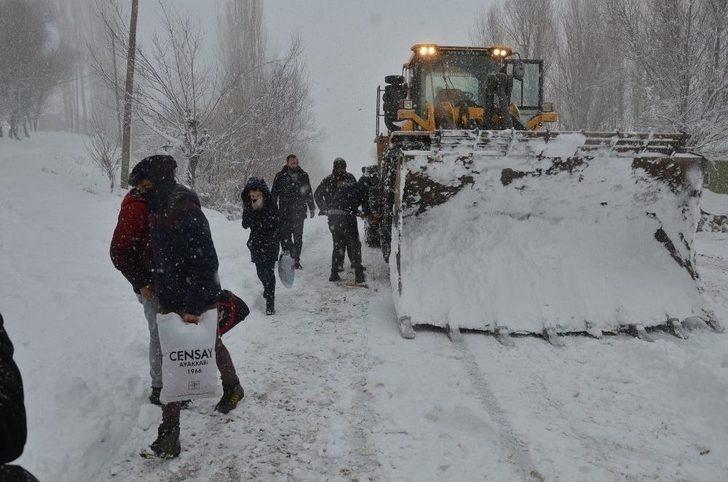 Tipide Mahsur Kalan 12 Öğrenci Kurtarıldı G2