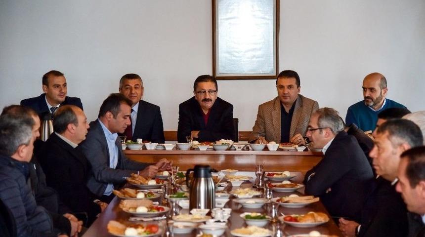 Başkan Tiryaki Altındağlı M&uuml;teahhitlerle Buluştu
