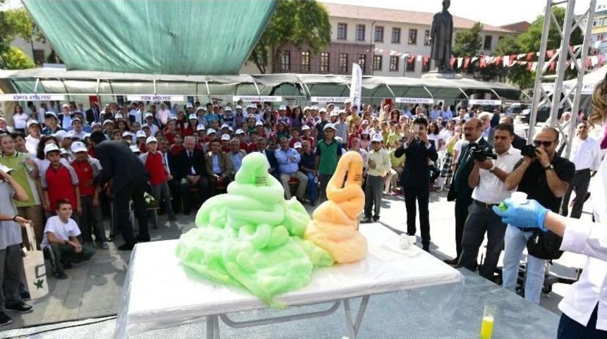 Bilim Şenliği Başladı