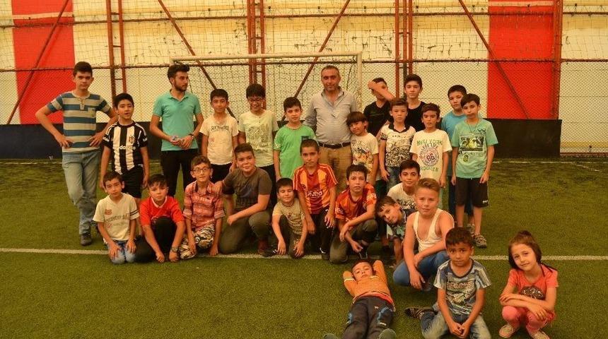 Yaz Kur&rsquo;an Kursu &Ouml;ğrencileri Arasında Halı Saha Etkinliği