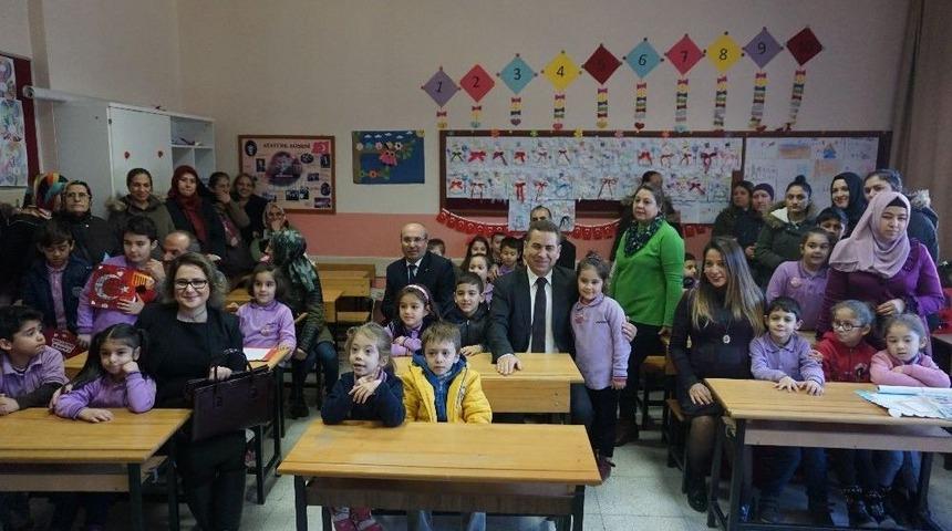 Aliağa&rsquo;da 15 Bin 500 &Ouml;ğrenci Karne Aldı